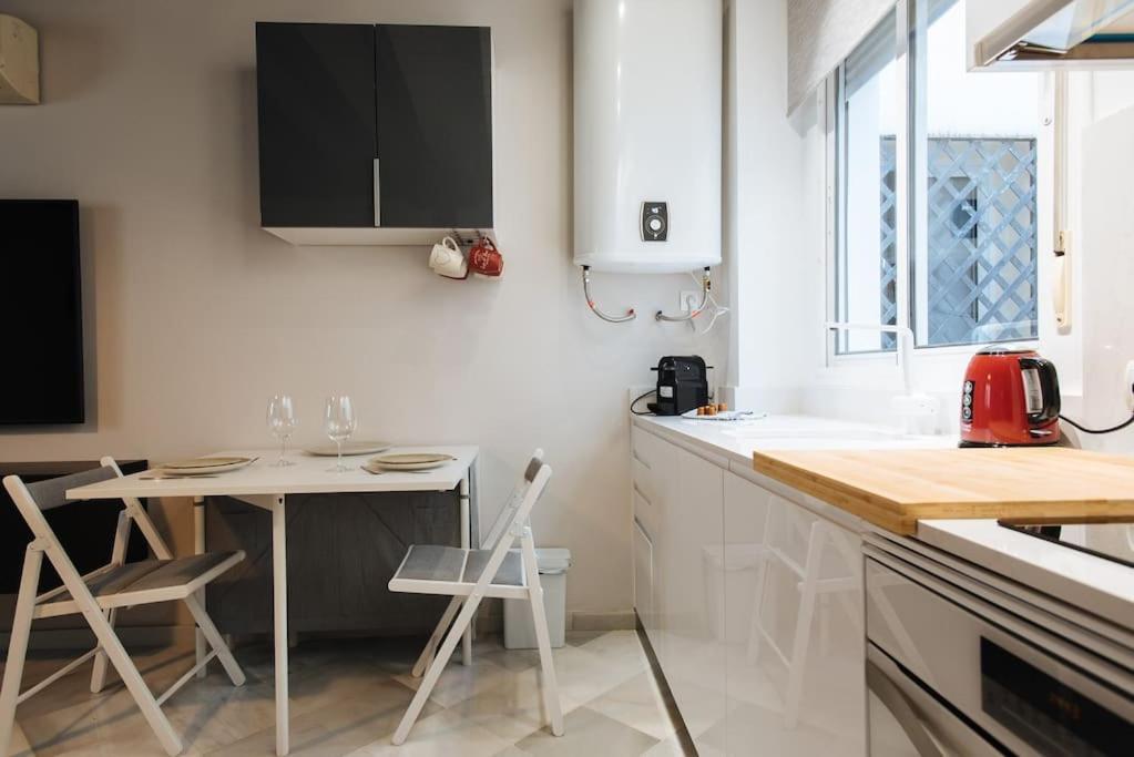 Ad2B Apartment, 300M From Cathedral With 2Br إشبيلية المظهر الخارجي الصورة